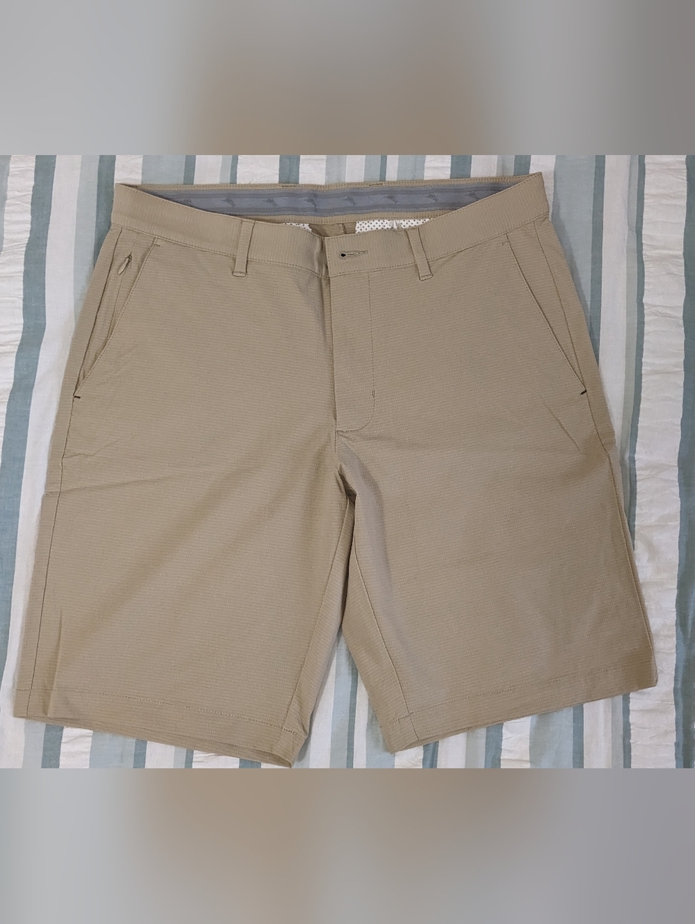 Men's Tommy Bahama Chip Shot Flat Front 10" Shorts Stone Khaki Waist Size 32